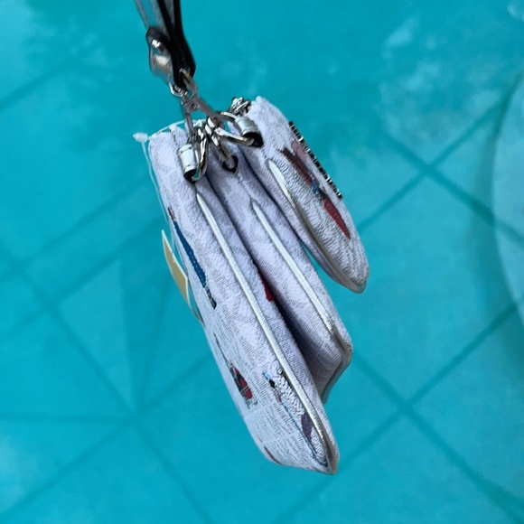 Michael Kors Jet Set Girls Wristlet Trio - Picture 4 of 16